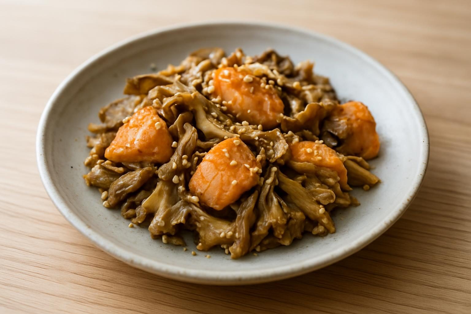 まいたけと鮭のレンジごま和え